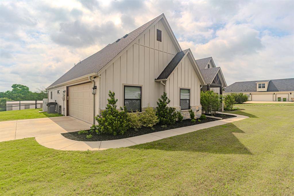 2120 Shady Grove Road, Weatherford, TX 76088
