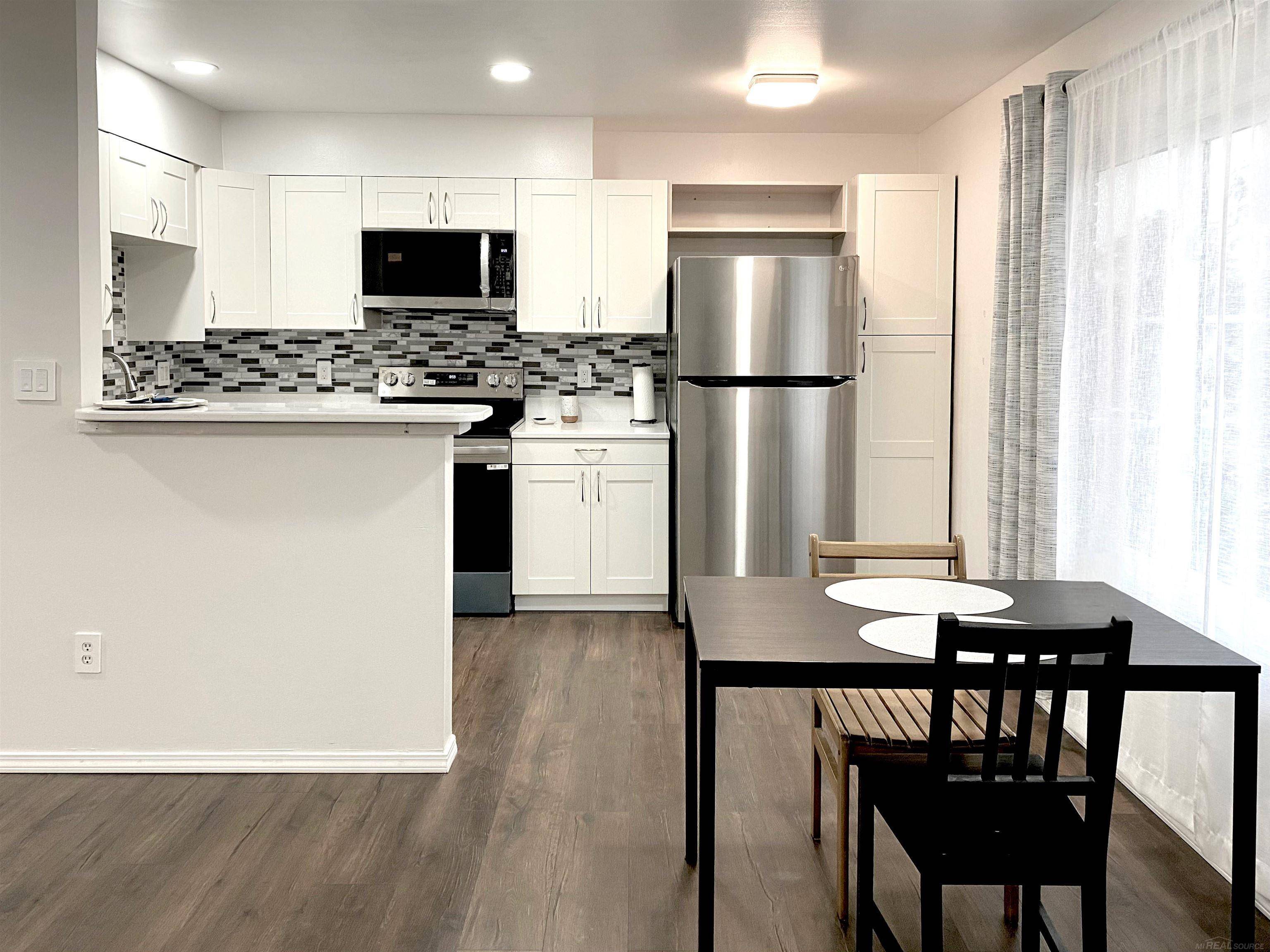 4840 Briarwood AVE, Royal Oak, MI 48073