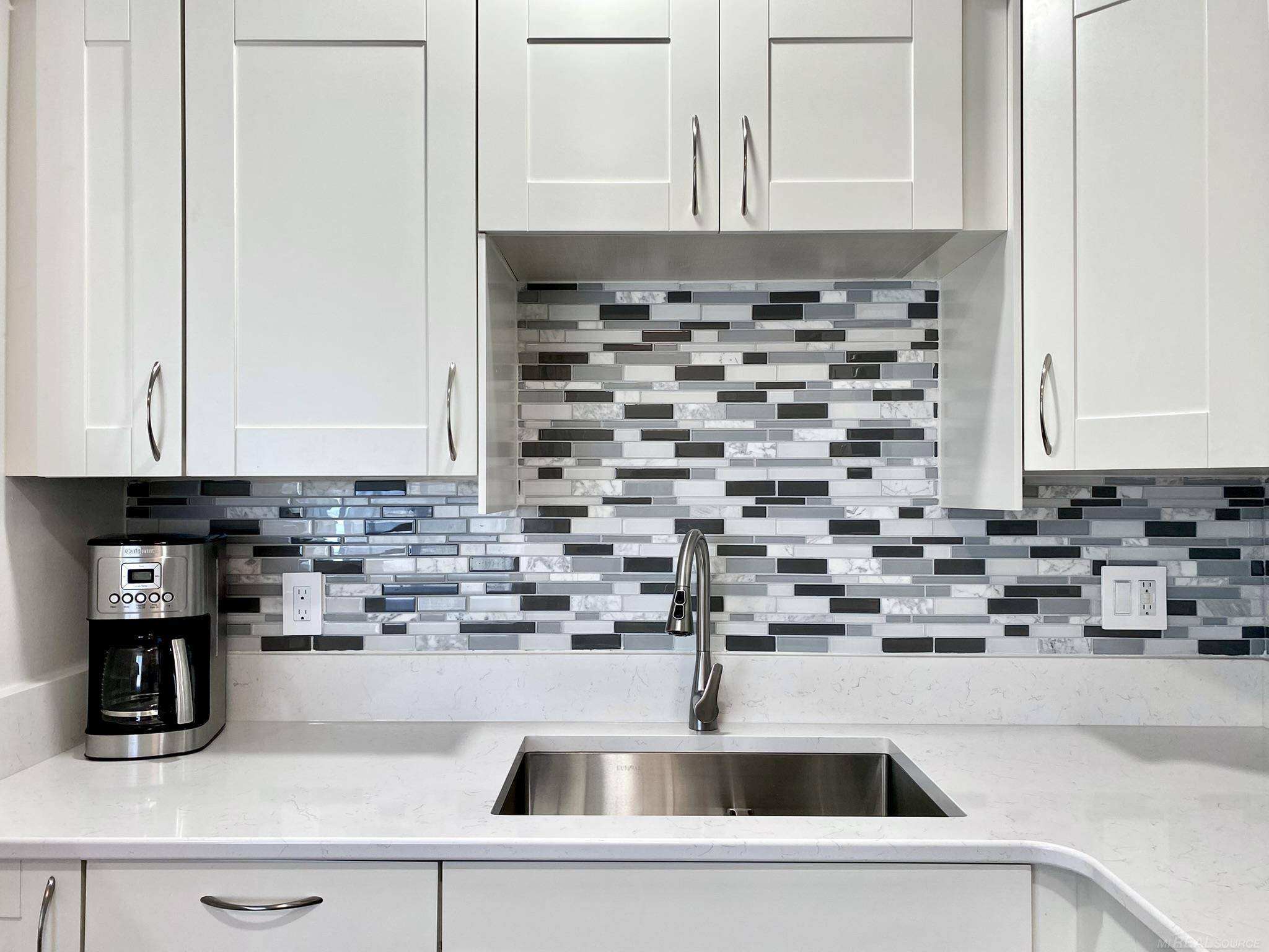 4840 Briarwood AVE, Royal Oak, MI 48073