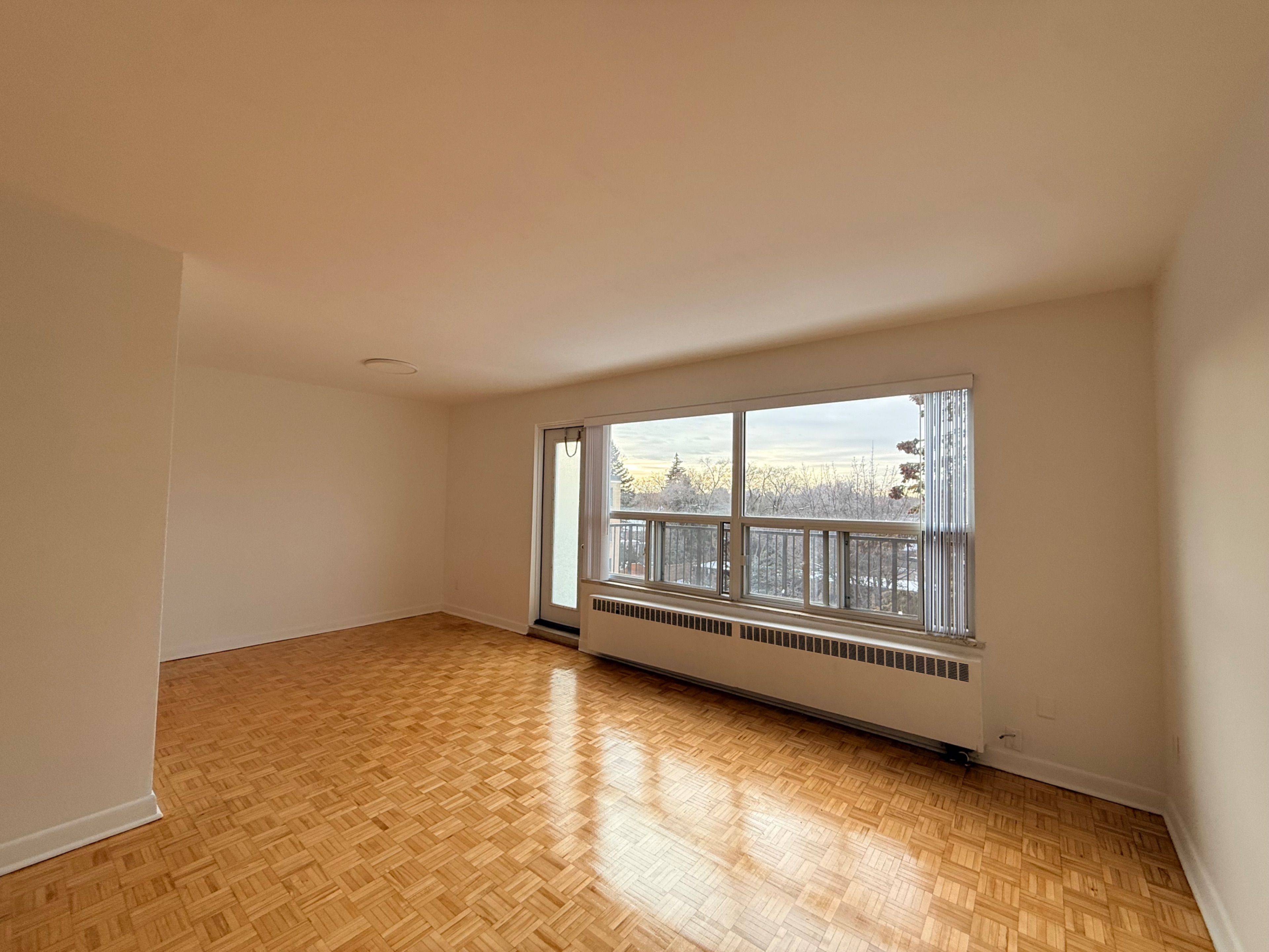 28 Upper Canada DR #405, Toronto C12, ON M2P 1R9