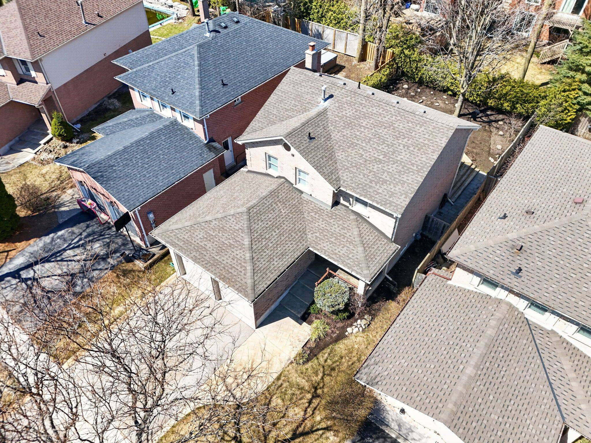 26 Mendys Forest N/A, Aurora, ON L4G 5A4