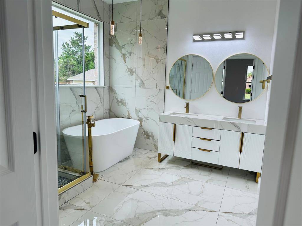 748 Longleaf Drive, Desoto, TX 75115