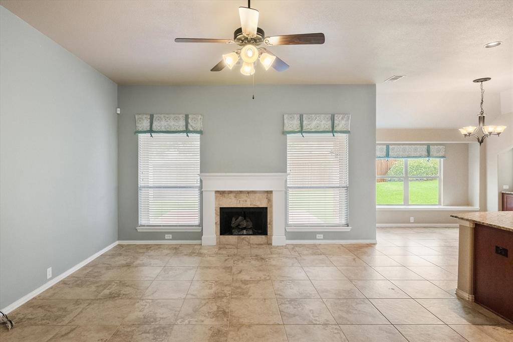 508 Highpoint Lane, Mansfield, TX 76063