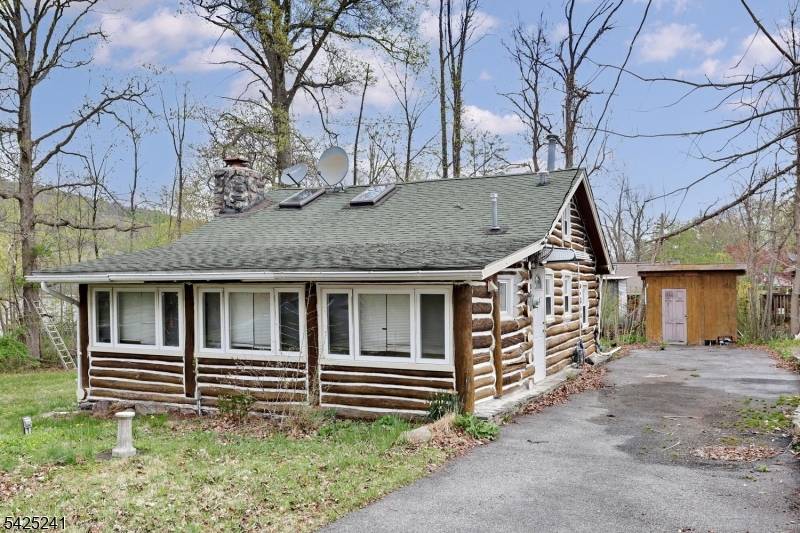 10 Echo Ln, West Milford Twp., NJ 07480
