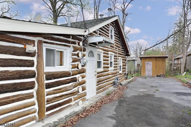 10 Echo Ln, West Milford Twp., NJ 07480