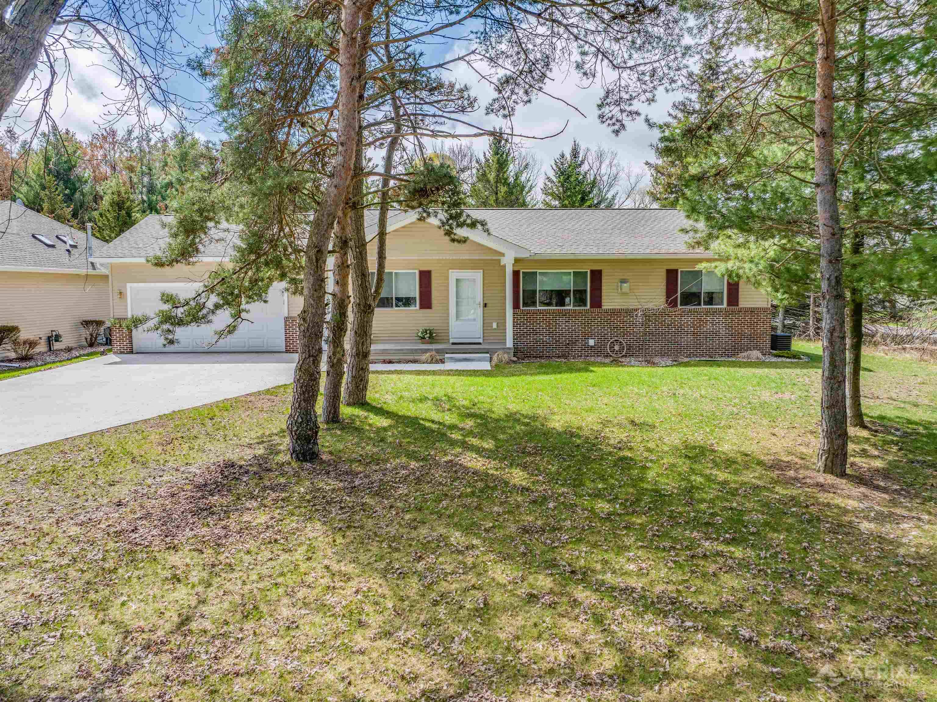 418 W River Park DR, West Branch Twp, MI 48661