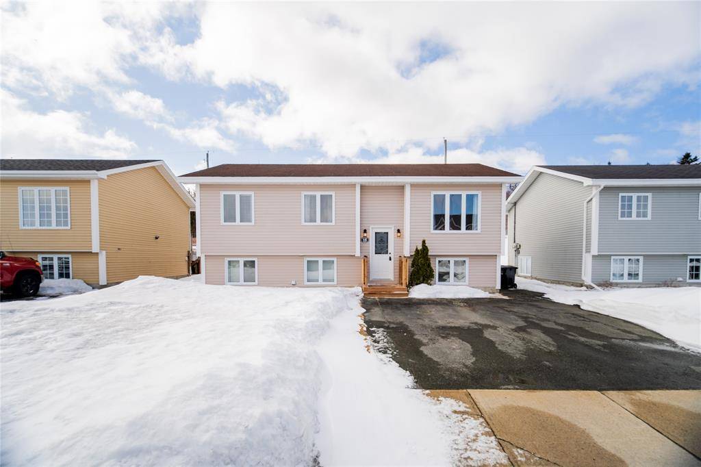 16 Cessna Street, St. John's, NL A1A 5Y4