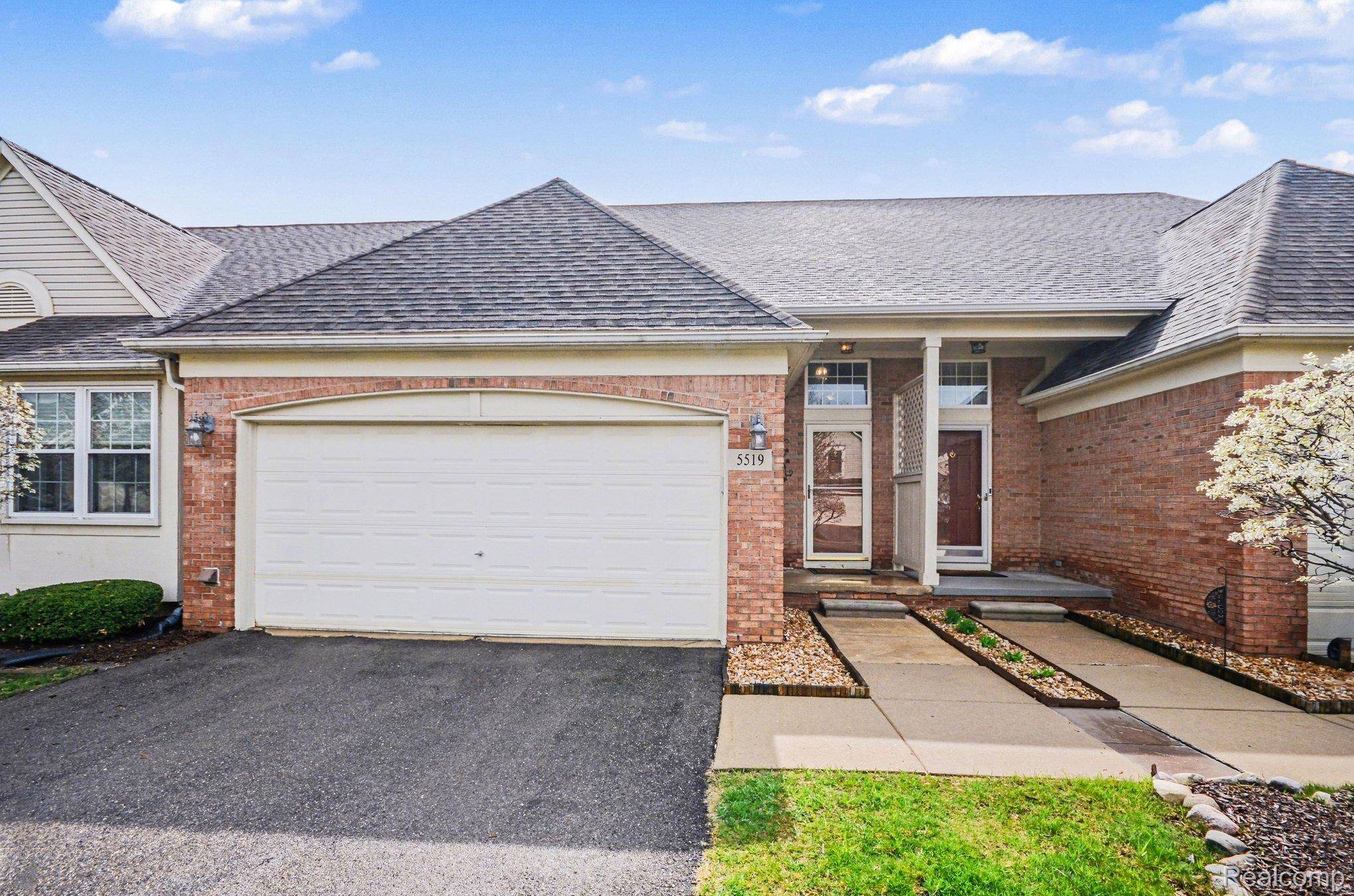 5519 Elmhurst DR, Trenton, MI 48183