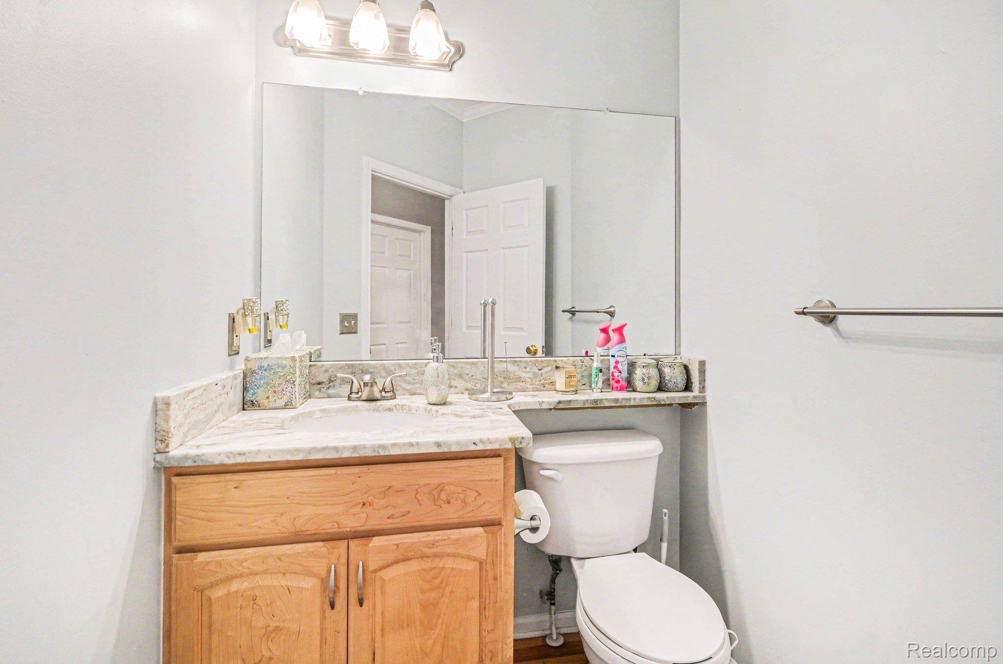 5519 Elmhurst DR, Trenton, MI 48183