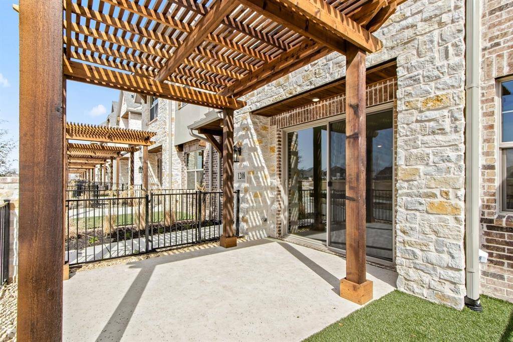 1208 Armstrong, The Colony, TX 75056