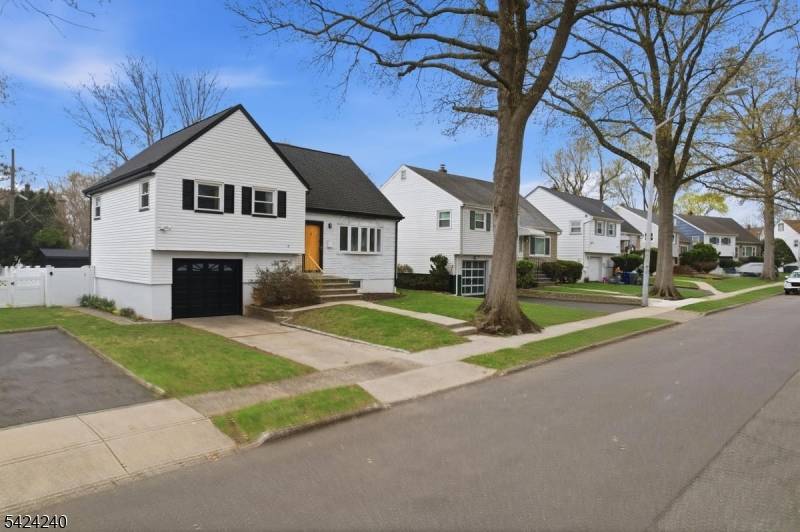 51 Albert Ter, Bloomfield Twp., NJ 07003