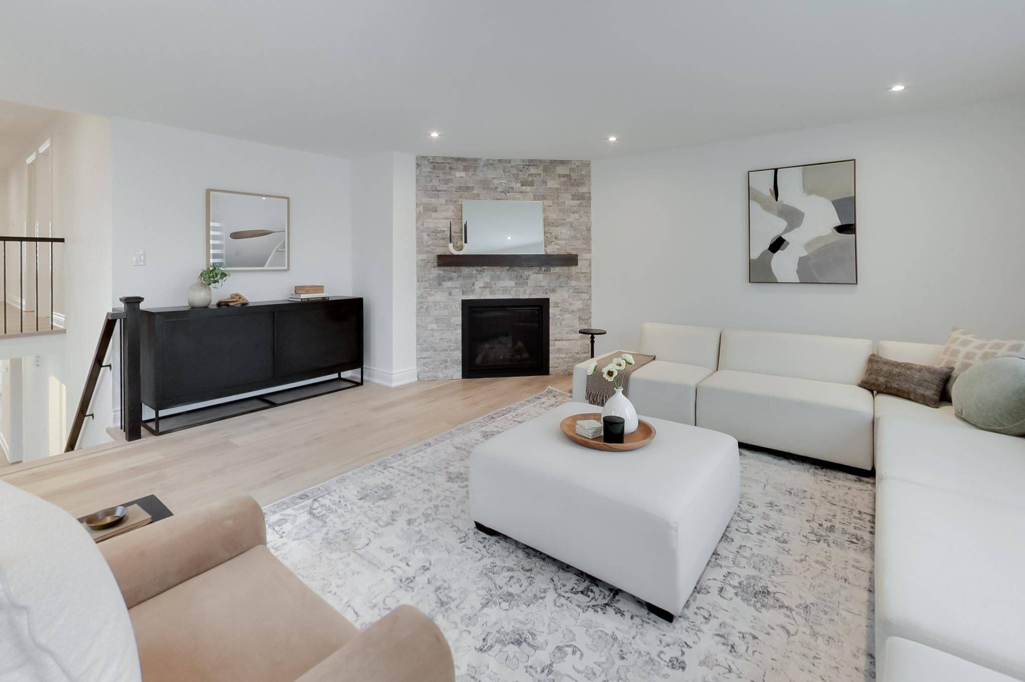 1124 Lansdown DR, Oakville, ON L6J 7N7