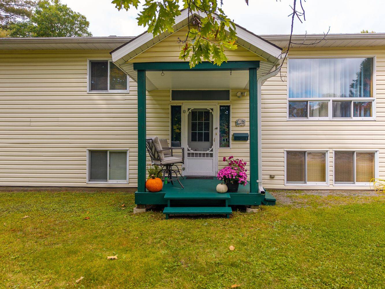 59 Black RD, Seguin, ON P2A 2W8