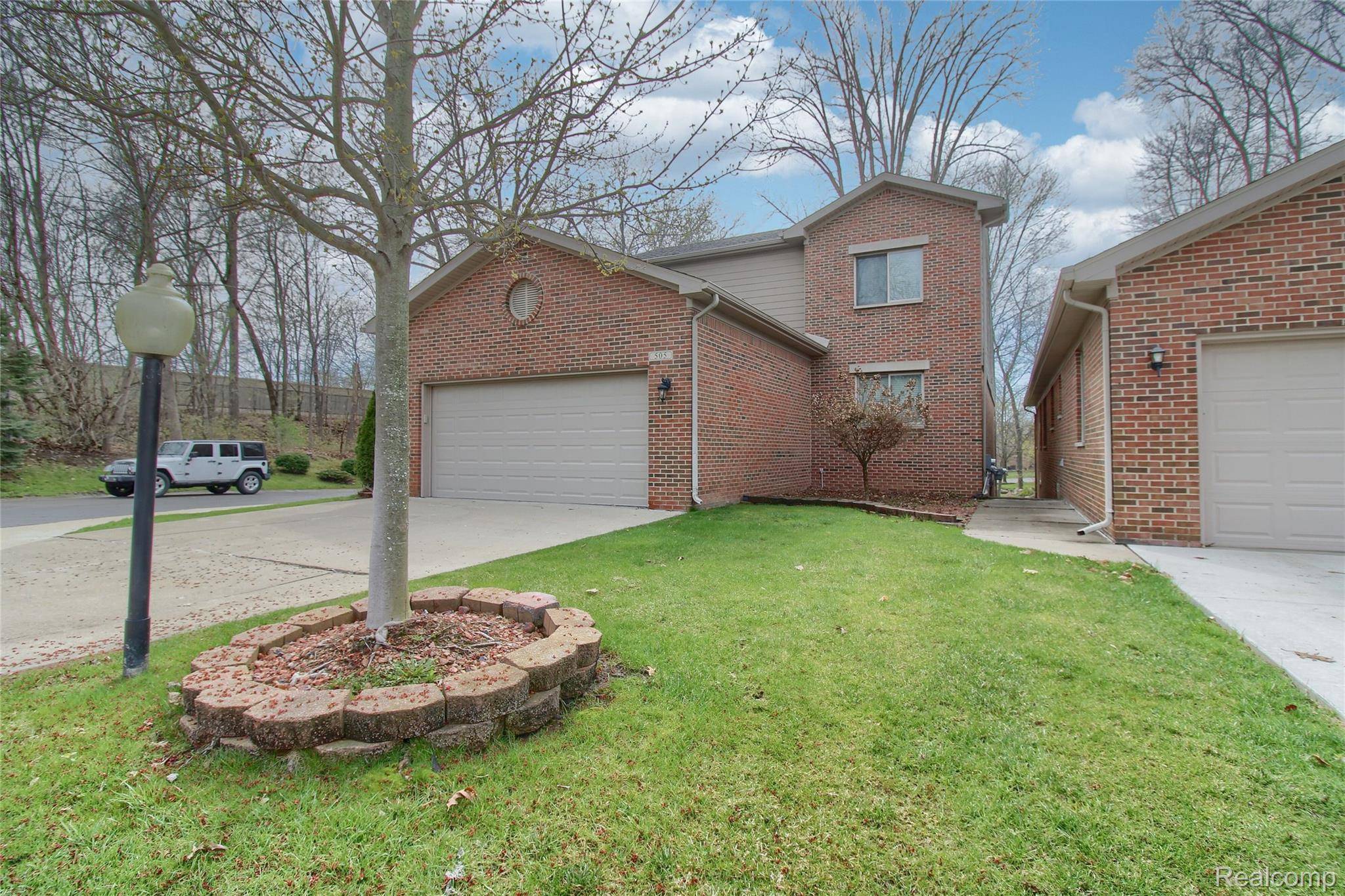 505 Willow DR #26, South Lyon, MI 48178