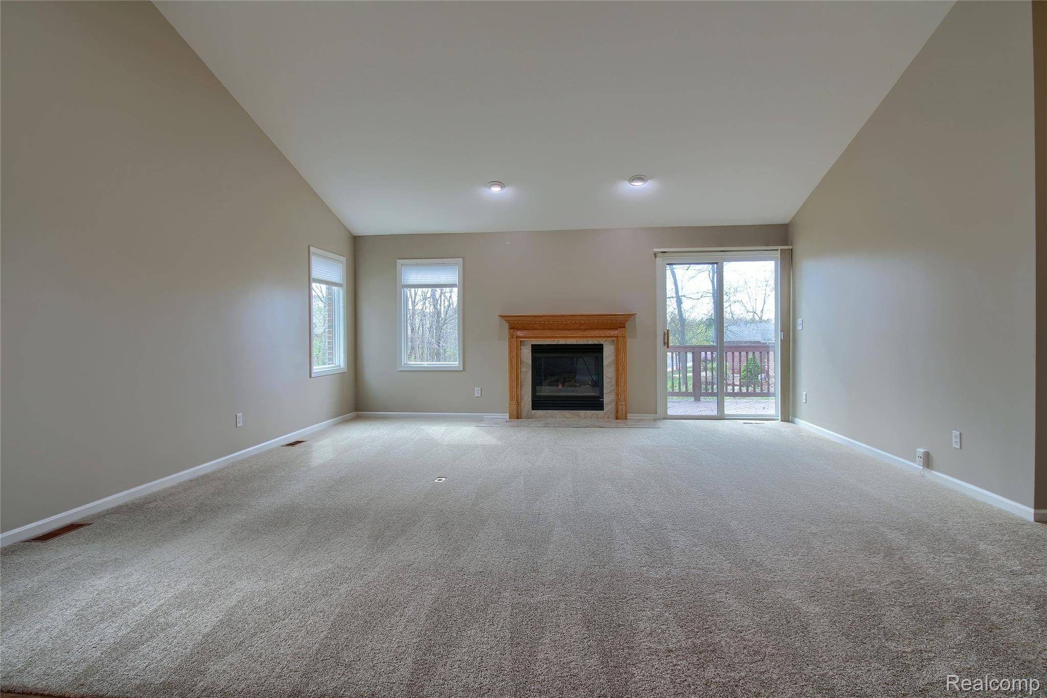 505 Willow DR #26, South Lyon, MI 48178