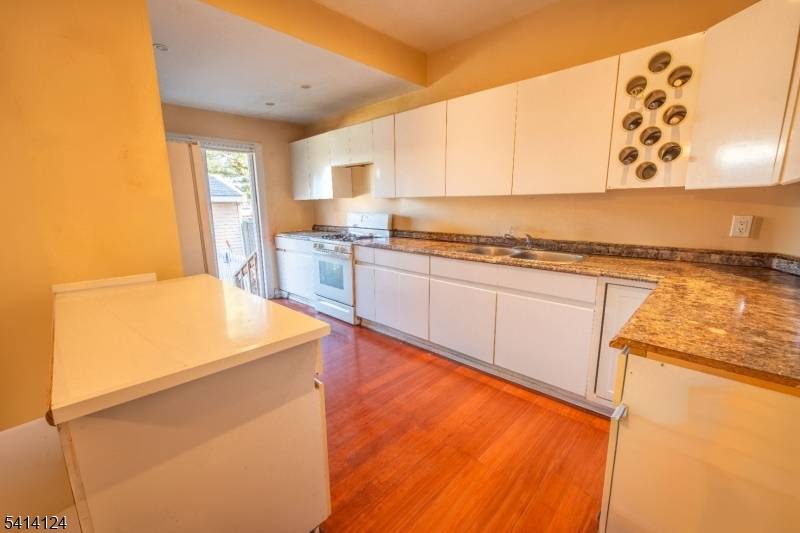 269 Silzer St, Perth Amboy City, NJ 08861