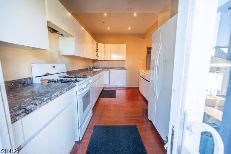 269 Silzer St, Perth Amboy City, NJ 08861