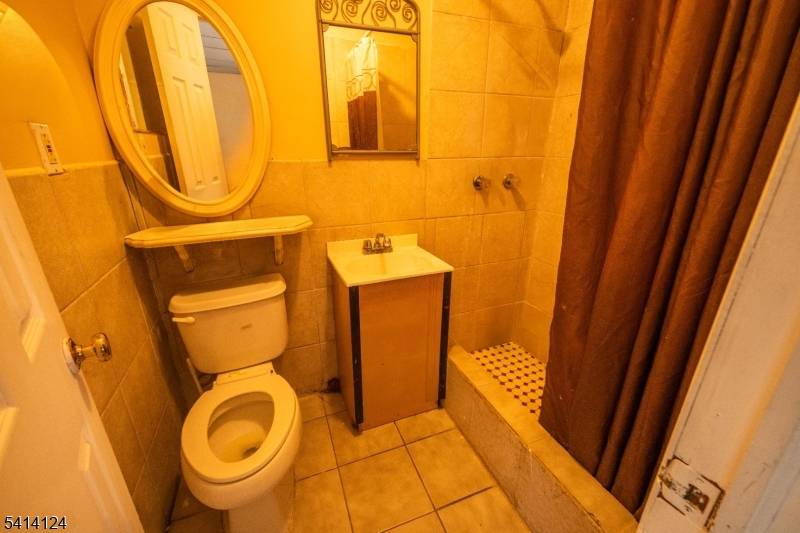 269 Silzer St, Perth Amboy City, NJ 08861