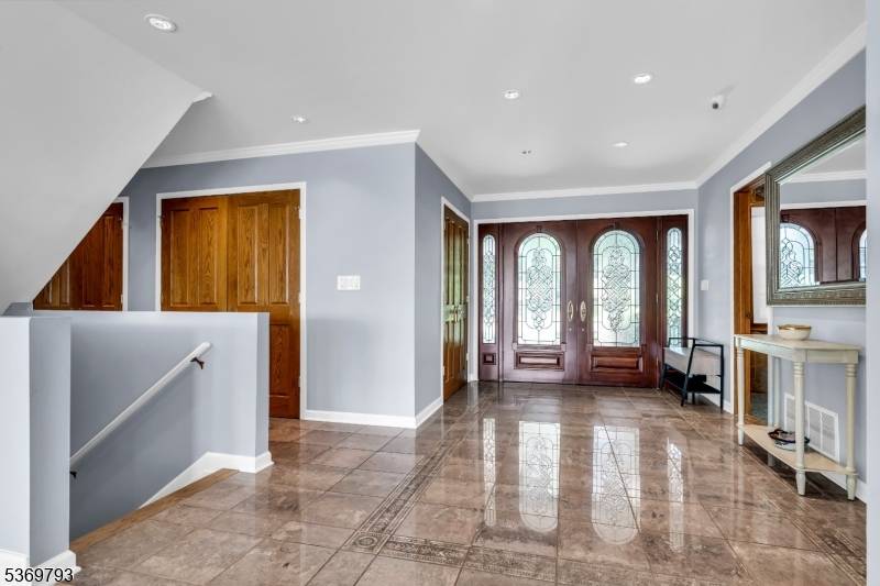 44 Hillcrest Rd, Bridgewater Twp., NJ 08836