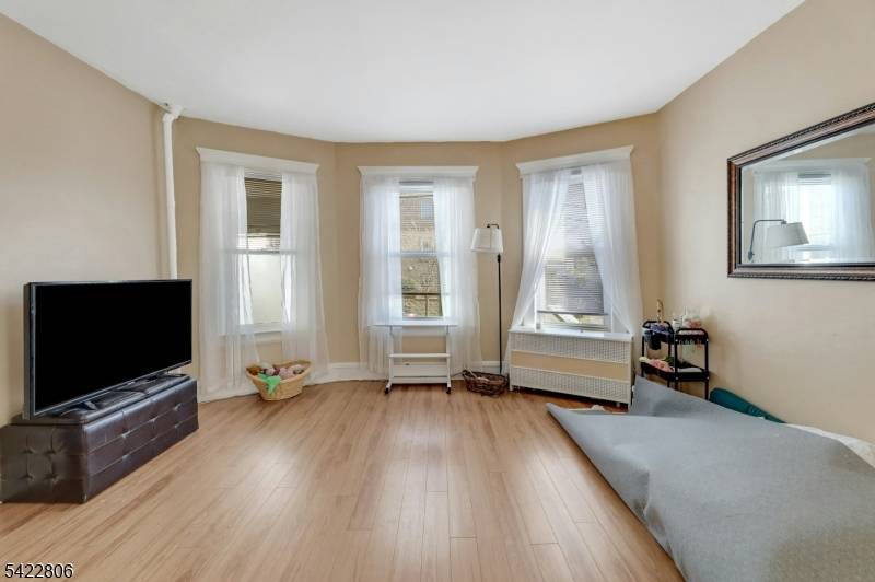 8 Elm St, West Orange Twp., NJ 07052