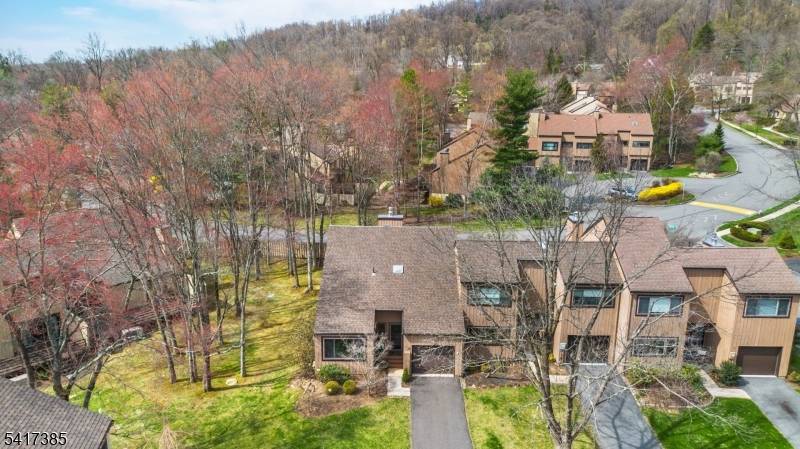 10 Hemlock Ln, Harding Twp., NJ 07960