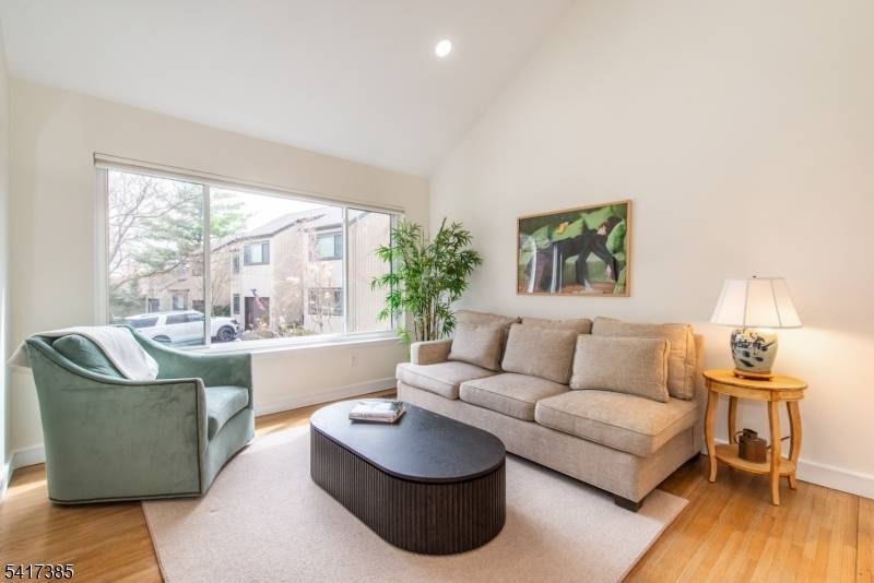 10 Hemlock Ln, Harding Twp., NJ 07960