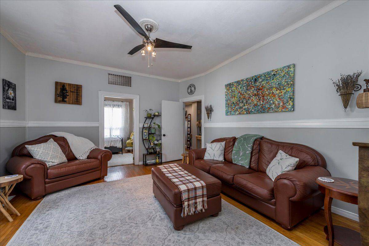 4 Gray ST, Severn, ON L0K 1E0