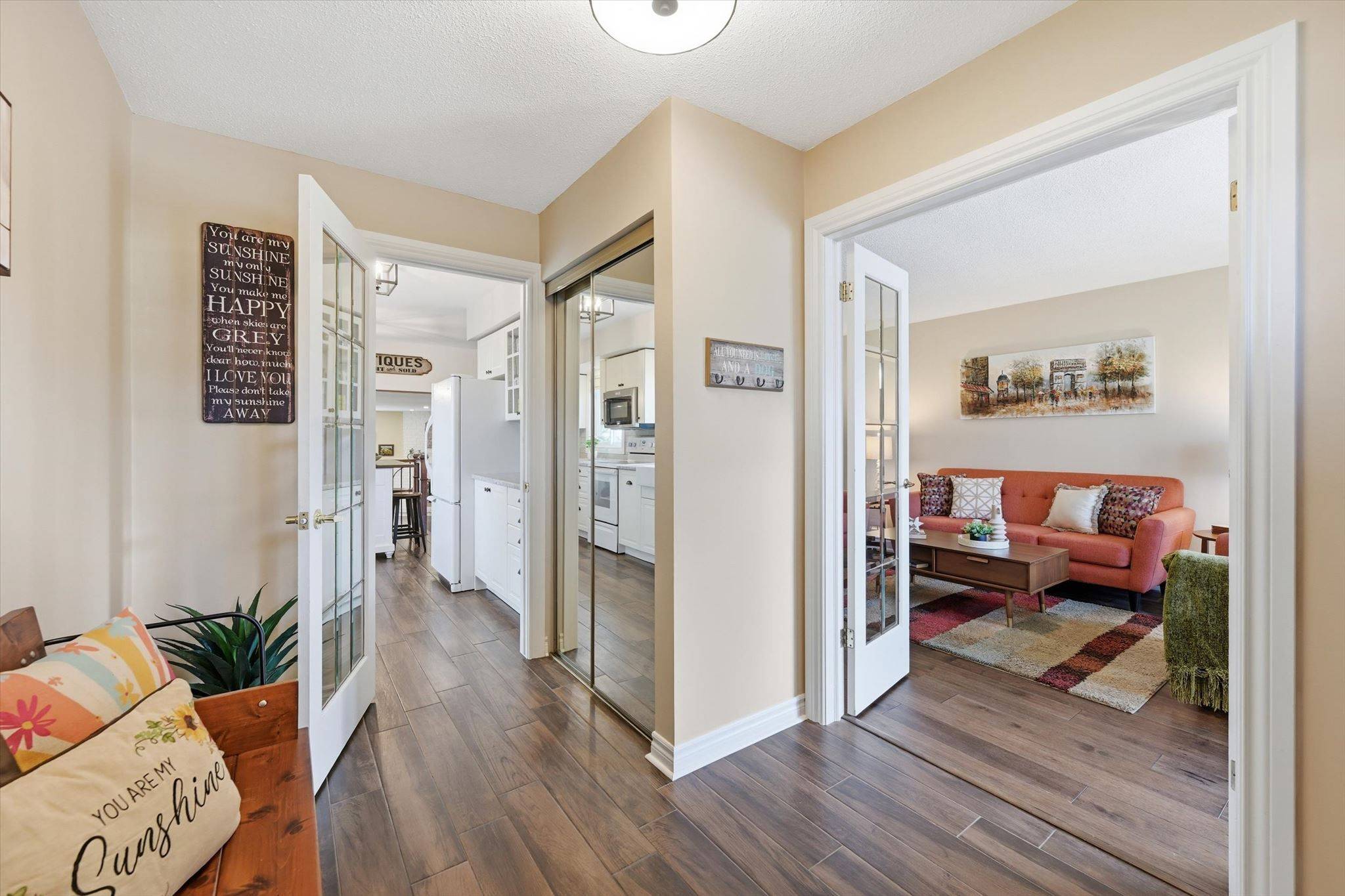 2648 Cavendish DR, Burlington, ON L7P 3V7