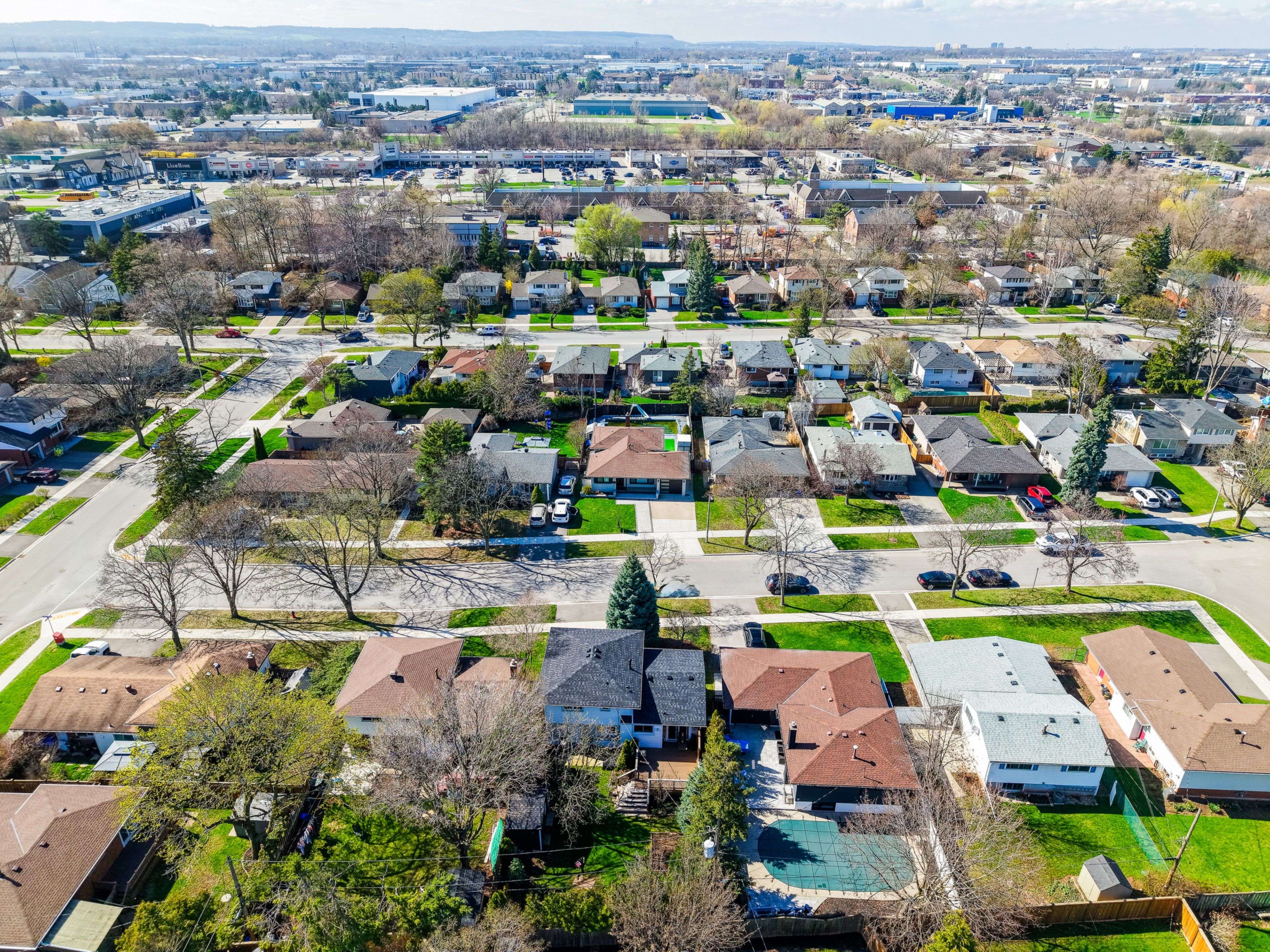 669 Geneva Park DR, Burlington, ON L7N 3C2