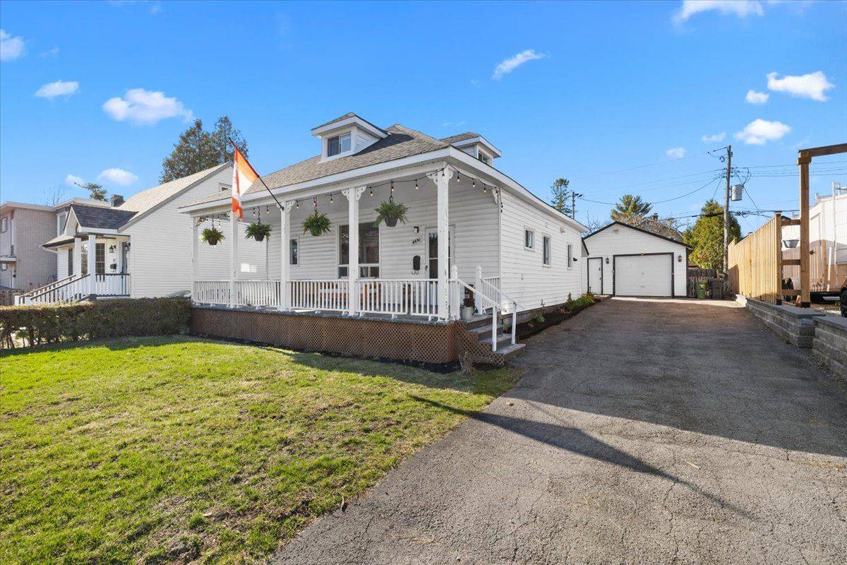 2691 Priscilla ST, Britannia - Lincoln Heights And Area, ON K2B 7E1