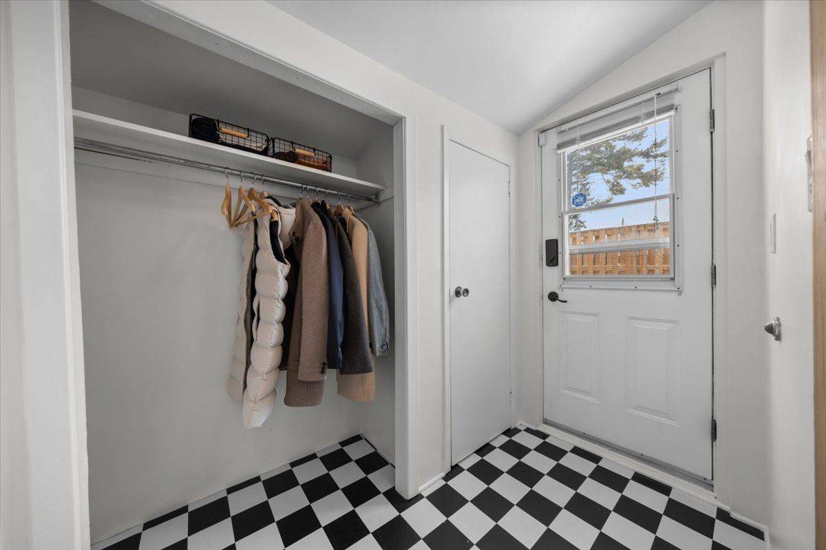 2691 Priscilla ST, Britannia - Lincoln Heights And Area, ON K2B 7E1