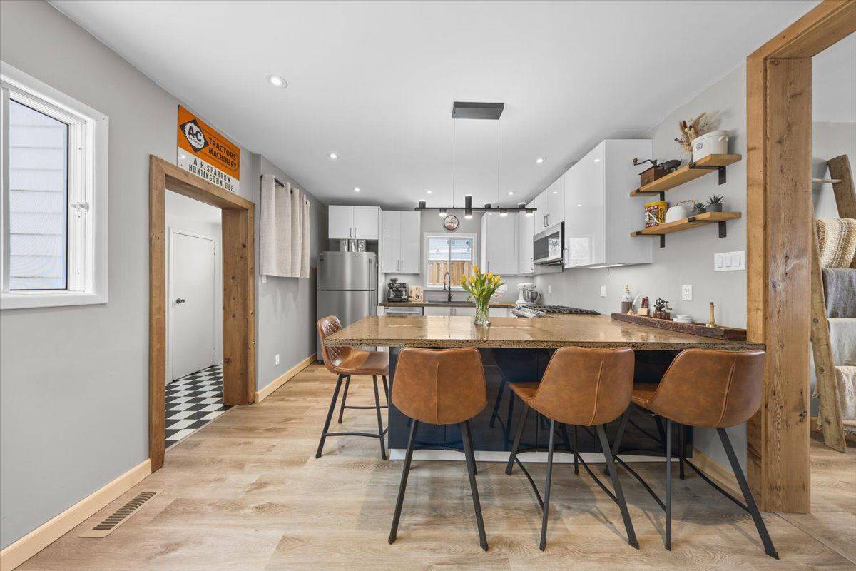 2691 Priscilla ST, Britannia - Lincoln Heights And Area, ON K2B 7E1