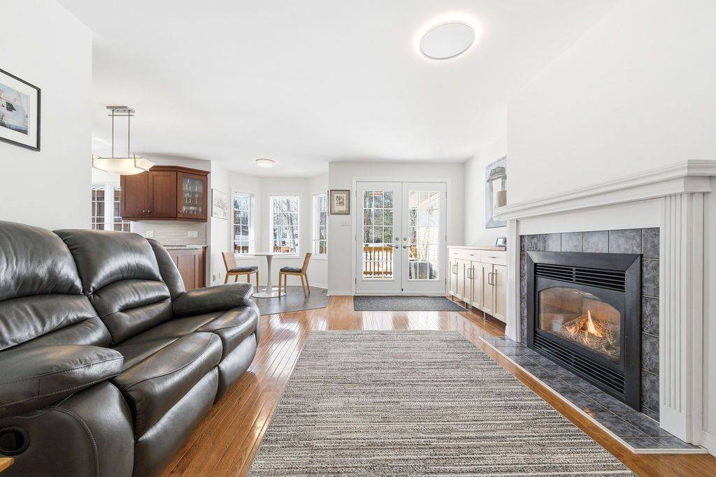 111 Thomas ST, Deep River, ON K0J 1P0