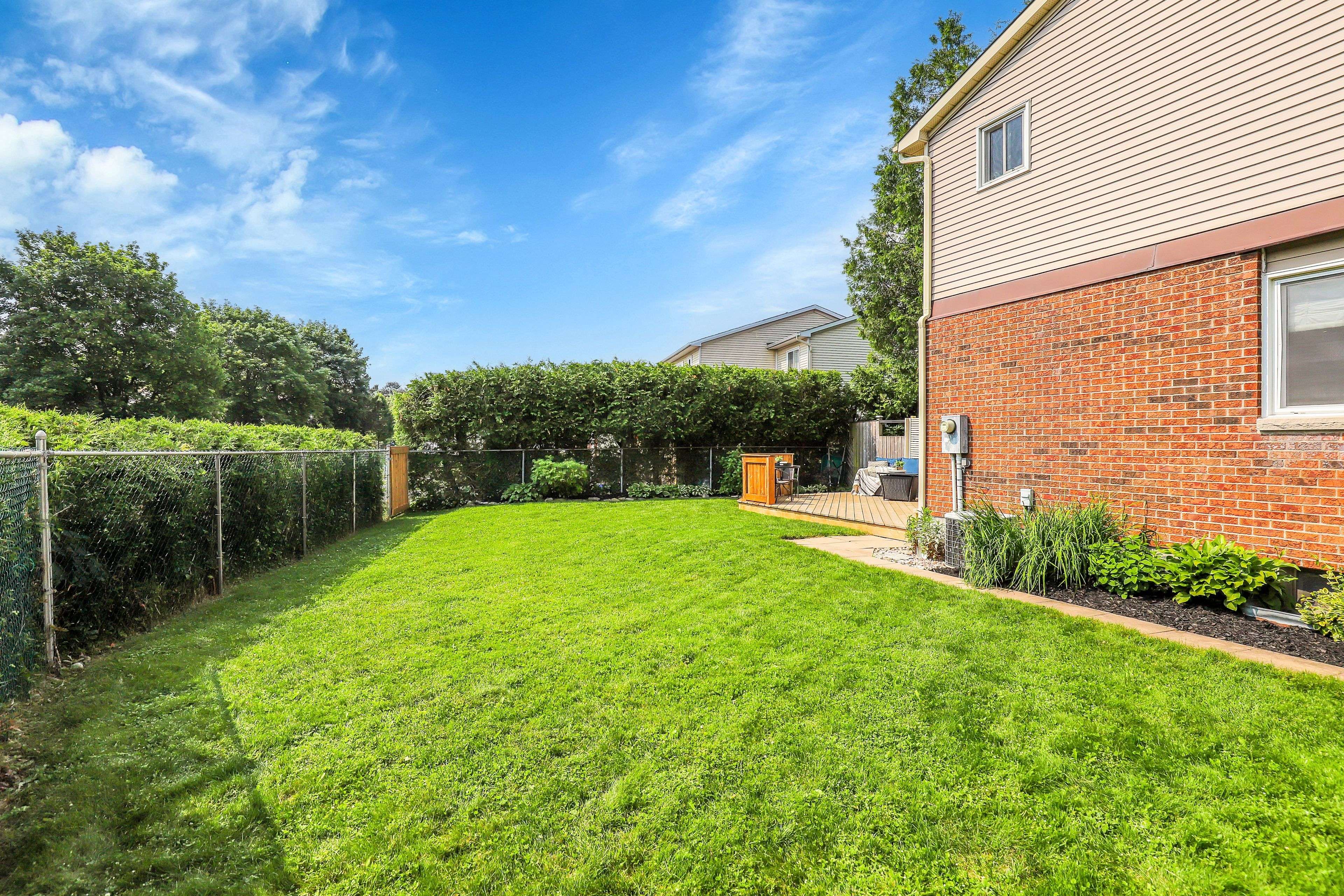 88 Homestead ST, Cityview - Parkwoods Hills - Rideau Shore, ON K2E 7N6