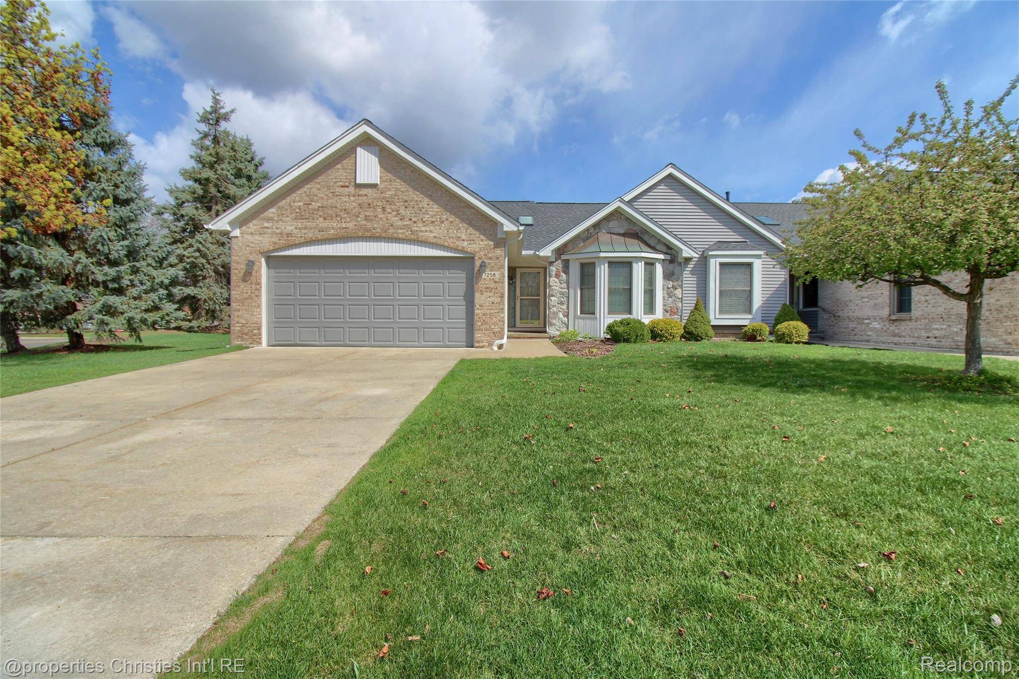 7258 Green Meadow LN, Canton Charter Township, MI 48187