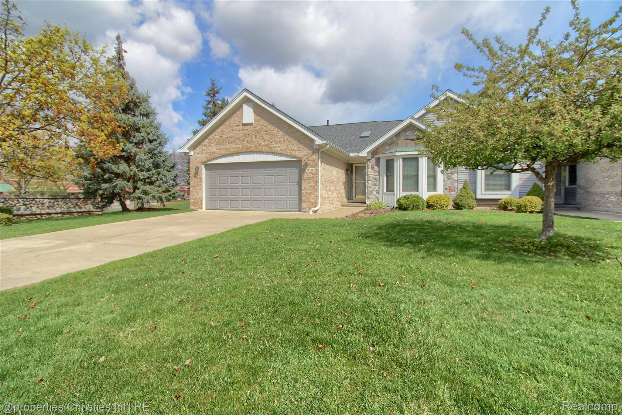 7258 Green Meadow LN, Canton Charter Township, MI 48187