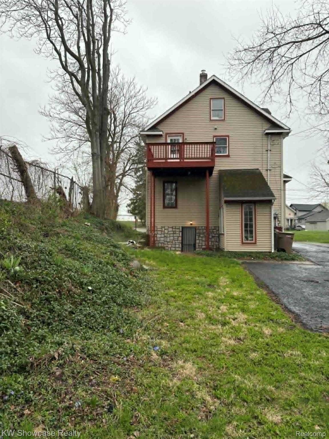 22 Augusta AVE, Pontiac, MI 48341