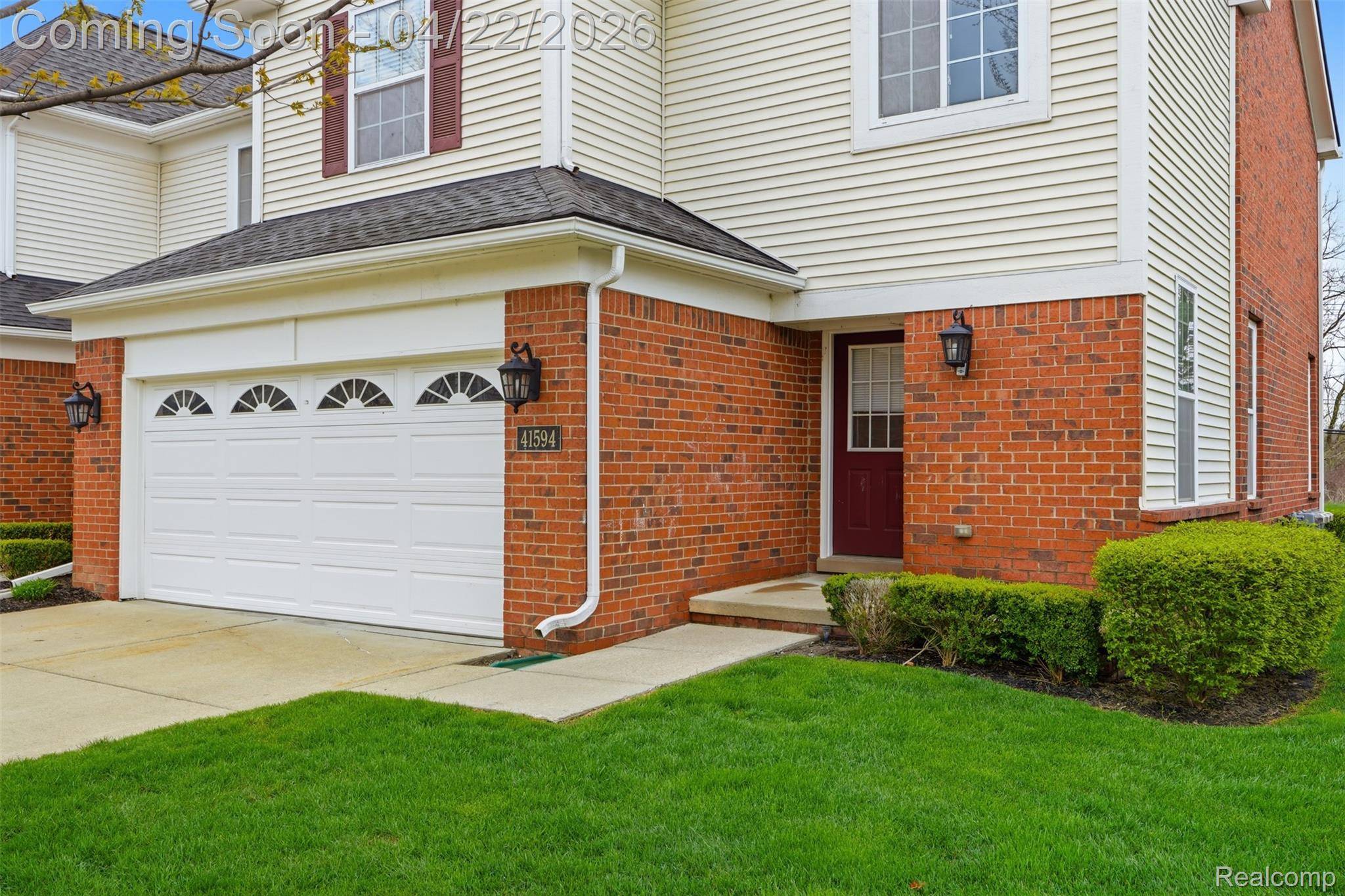 41594 Mitchell RD, Novi, MI 48377