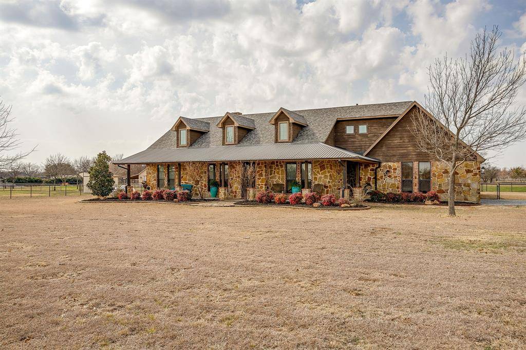 160 Goodnight Trail, Rhome, TX 76078