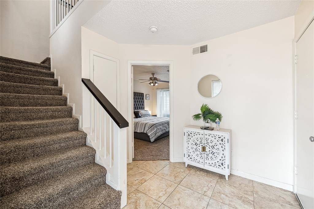 655 Cimarron Trail #655, Irving, TX 75063