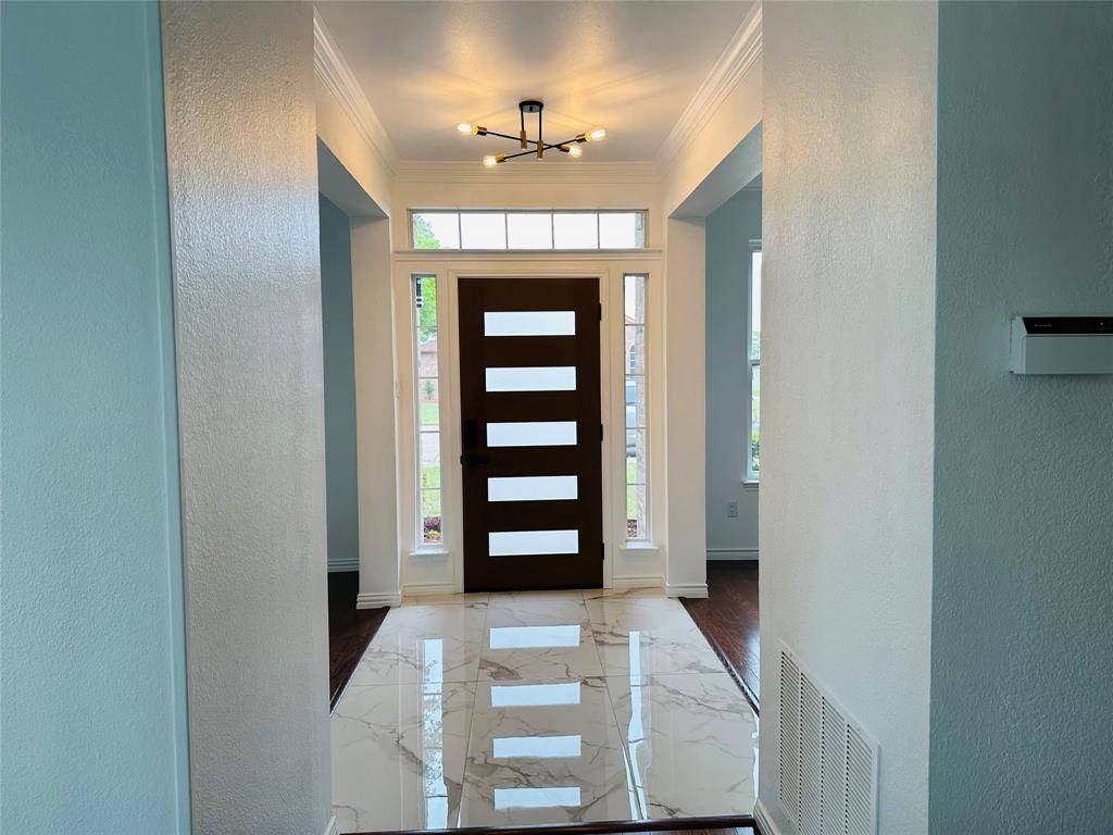 748 Longleaf Drive, Desoto, TX 75115