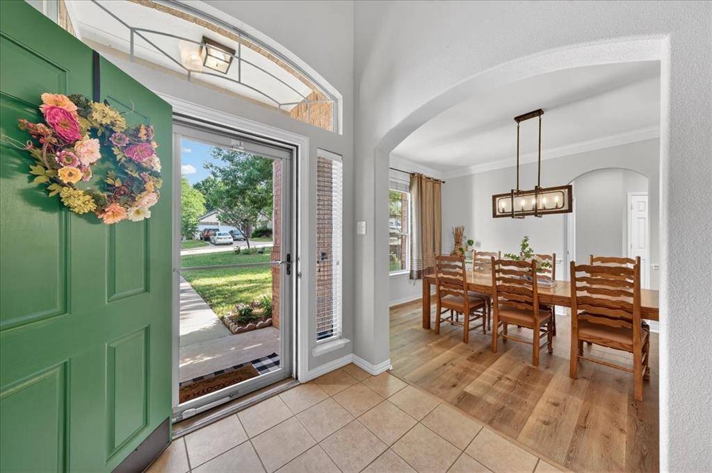 925 Ascension Drive, Hurst, TX 76053