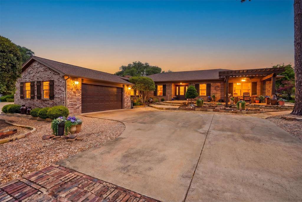 4016 CRESCENT Drive, De Cordova, TX 76049