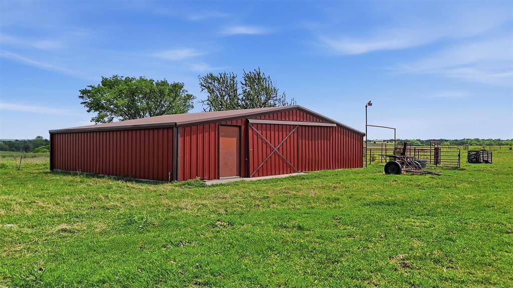 562 Lazy S Ranch Road, Gunter, TX 75058