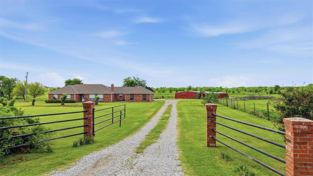 998 Bledsoe Road, Gunter, TX 75058