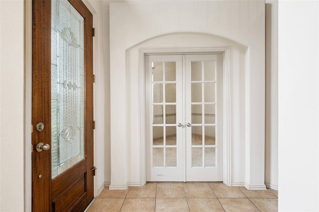 9616 Barksdale Drive, Fort Worth, TX 76244