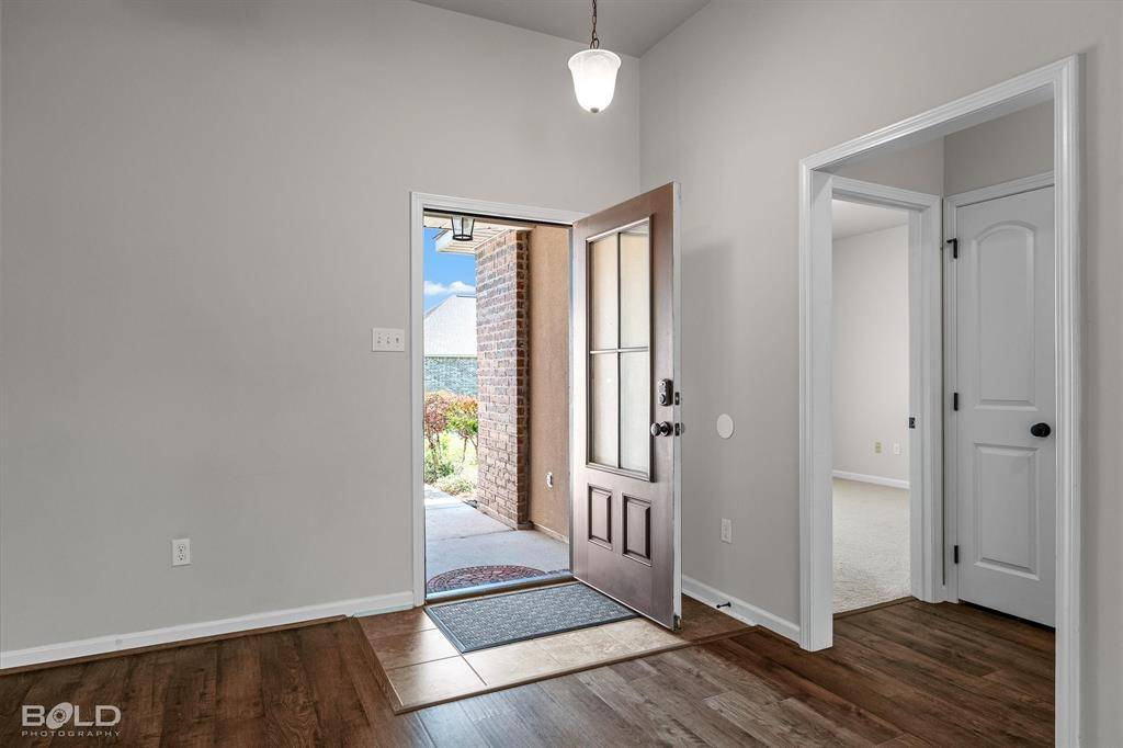 652 Riverscape Drive, Shreveport, LA 71104