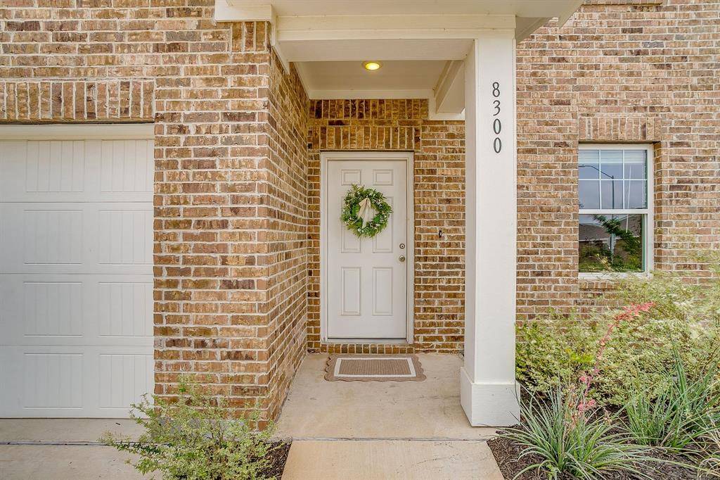 8300 Stovepipe Drive, Fort Worth, TX 76179