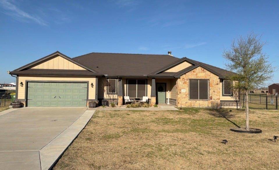 208 Crest Lane, Decatur, TX 76234