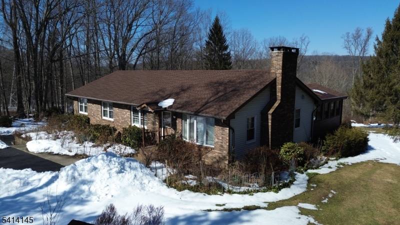 327 Mountain Lake Rd, Liberty Twp., NJ 07838